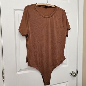 SHEIN | NWOT | Brown Tan Ribbed Short Sleeve Bodysuit – Women's Size 3XL